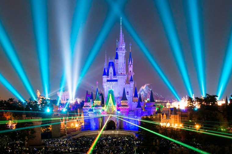 東京ディズニーランド＆東京ディズニーシー、年越し専用パスの詳細発表 | CINEMAS＋